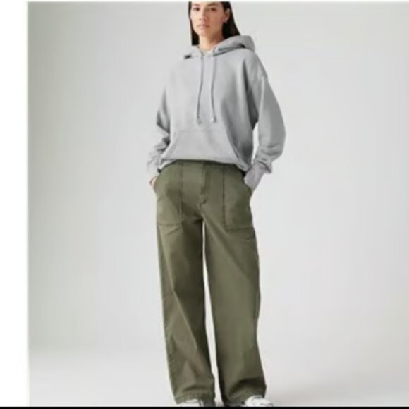 LEVI'S LEVIS SURPLUS STRAIGHT MILITARY OLIVE GREEN SLOUCHY CARGO PANT NWT $98 29 - Picture 2 of 11